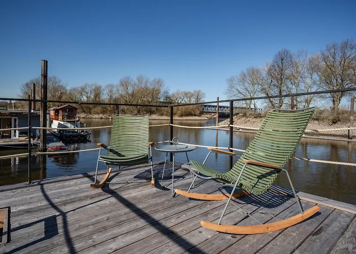 Botel Gemuetliche Auszeit Auf Der Dove Elbe - Hausboot Agathe Amburgo